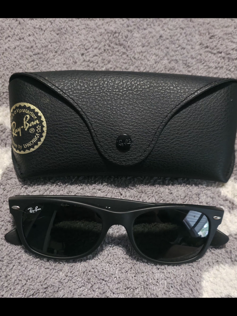 Ray-Ban Black Wayfarer Sunglasses